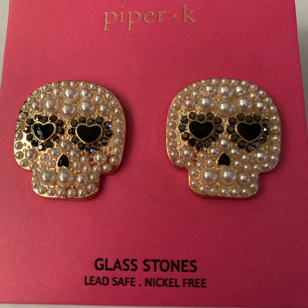 NWOT piper k earrings